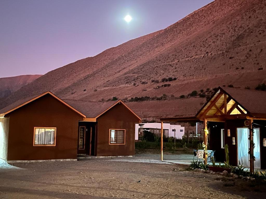 Cabanas Vicuna Cielo De Peralillo - Valle De Elqui Dış mekan fotoğraf